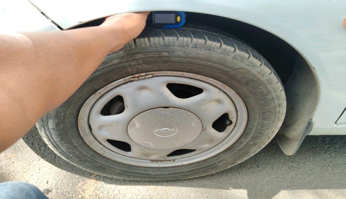 2015 Chevrolet Beat LT PETROL, CNG, Manual, 66,926 km, tyre