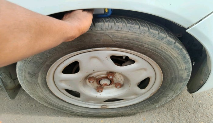 2015 Chevrolet Beat LT PETROL, CNG, Manual, 66,926 km, tyre