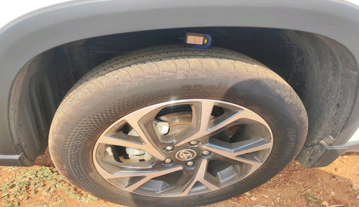 2025 Toyota URBAN CRUISER HYRYDER S NEO DRIVE, Petrol, Manual, 4,092 km, tyre