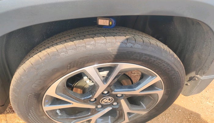 2025 Toyota URBAN CRUISER HYRYDER S NEO DRIVE, Petrol, Manual, 4,092 km, tyre