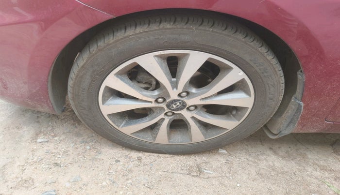 2014 Hyundai Verna FLUIDIC 1.6 CRDI SX AT, Diesel, Automatic, 1,09,357 km, tyre