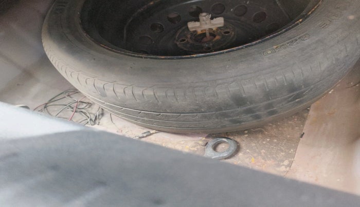 2014 Hyundai Verna FLUIDIC 1.6 CRDI SX AT, Diesel, Automatic, 1,09,357 km, tyre