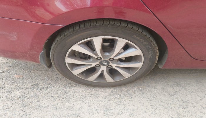 2014 Hyundai Verna FLUIDIC 1.6 CRDI SX AT, Diesel, Automatic, 1,09,357 km, tyre