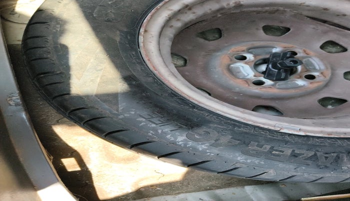 2007 Hyundai Santro Xing XL, Petrol, Manual, 69,205 km, tyre