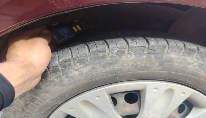 2016 Honda Amaze 1.2L I-VTEC SX, CNG, Manual, 1,35,592 km, tyre