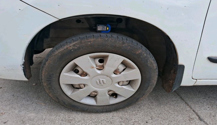 2016 Maruti Wagon R 1.0 LXI CNG, CNG, Manual, 1,01,220 km, tyre