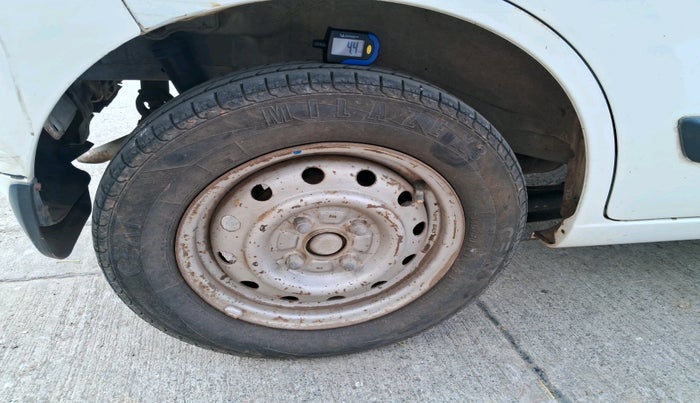 2016 Maruti Wagon R 1.0 LXI CNG, CNG, Manual, 1,01,220 km, tyre