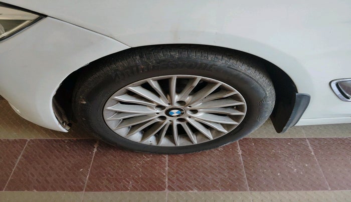 2015 BMW 6 Series 640 D EMINENCE, Diesel, Automatic, 1,06,759 km, tyre