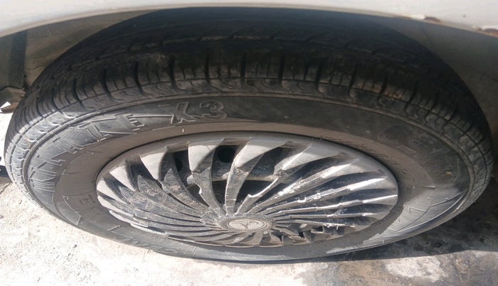 2015 Maruti Alto 800 LXI, Petrol, Manual, 86,377 km, tyre