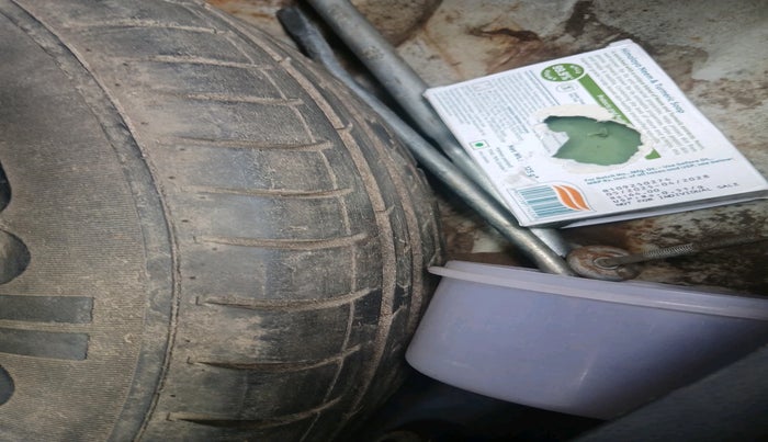 2015 Maruti Alto 800 LXI, Petrol, Manual, 86,377 km, tyre