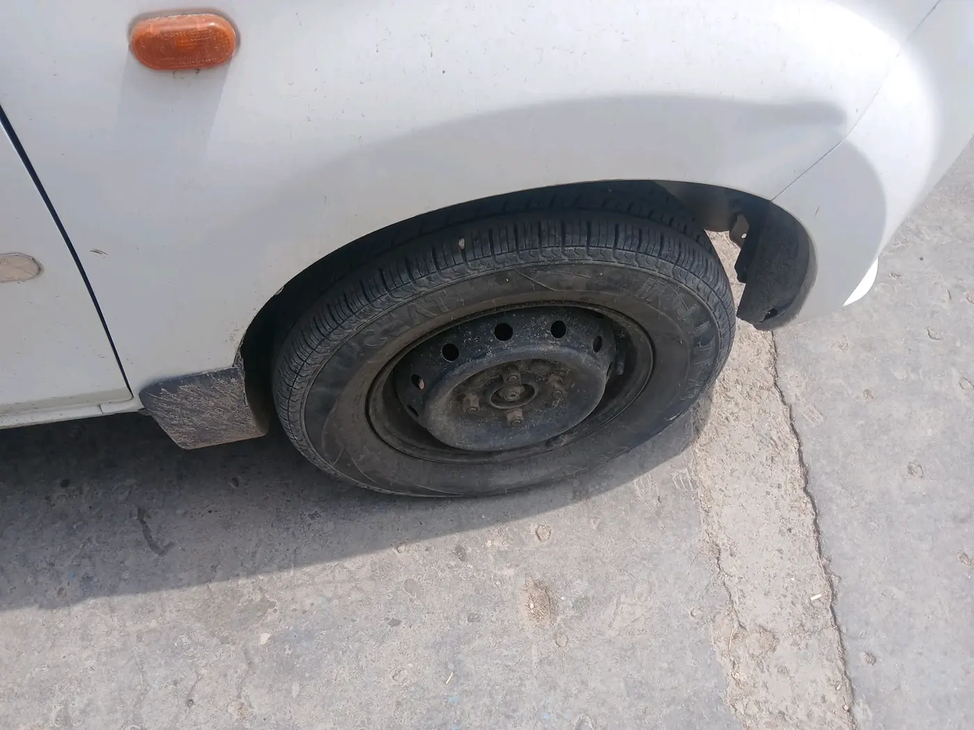2015 Maruti Alto 800 LXI, Petrol, Manual, 86,377 km, tyre
