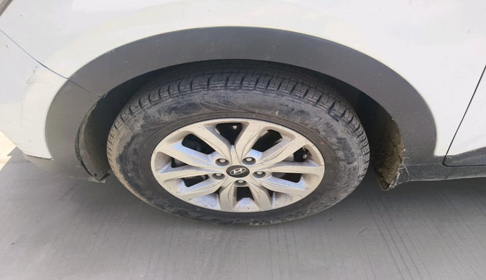 2018 Hyundai Creta SX 1.6 PETROL, CNG, Manual, 1,15,929 km, tyre