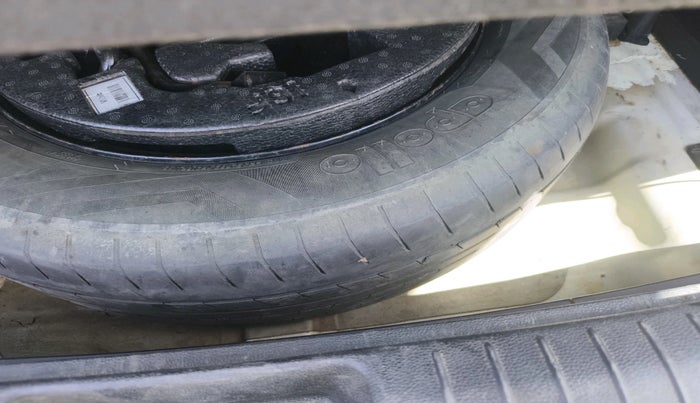 2018 Hyundai Creta SX 1.6 PETROL, CNG, Manual, 1,15,929 km, tyre