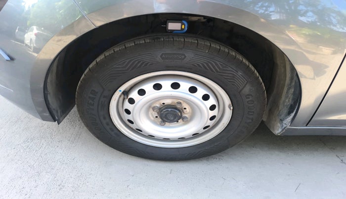 2021 Tata ALTROZ XE PETROL, Petrol, Manual, 78,788 km, tyre