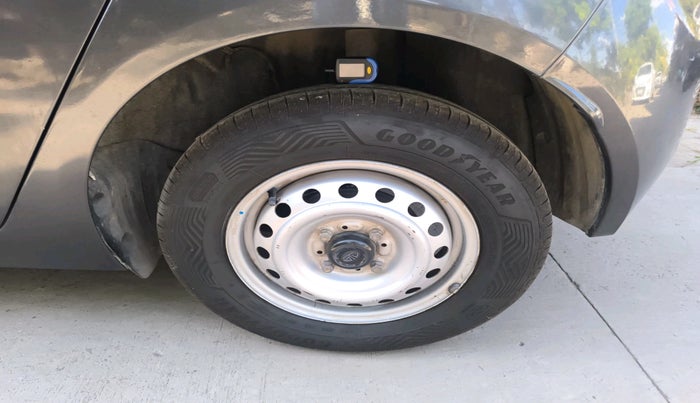 2021 Tata ALTROZ XE PETROL, Petrol, Manual, 78,788 km, tyre