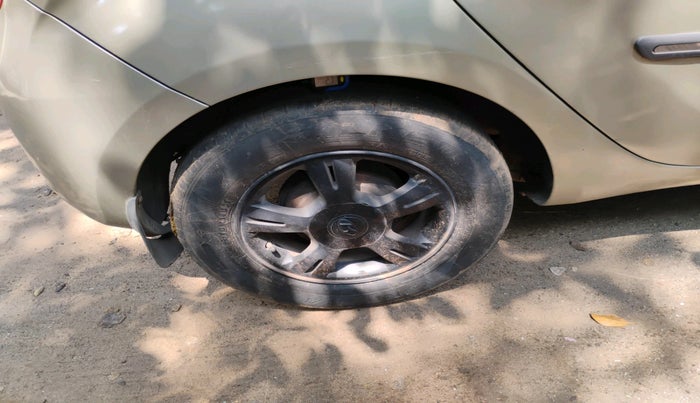 2010 Hyundai i20 ASTA 1.2, Petrol, Manual, 1,11,981 km, tyre