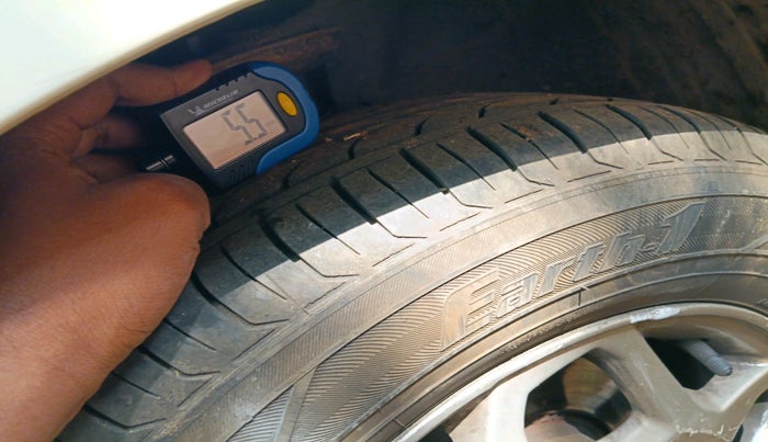 2013 Mahindra Verito 1.5 D4, Diesel, Manual, 1,03,883 km, tyre