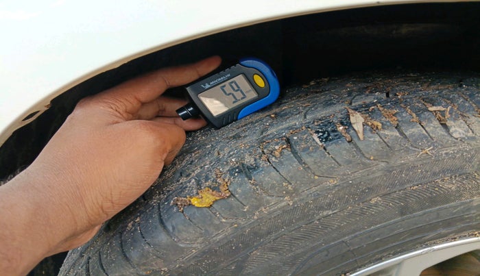 2013 Mahindra Verito 1.5 D4, Diesel, Manual, 1,03,883 km, tyre