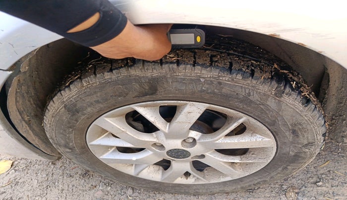 2017 Nissan Sunny XV CVT, Petrol, Automatic, 69,798 km, tyre