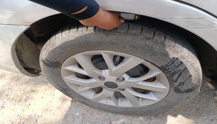 2017 Nissan Sunny XV CVT, Petrol, Automatic, 69,798 km, tyre