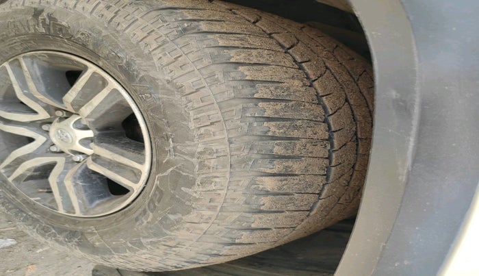 2017 Toyota Fortuner 2.8 4X2 AT, Diesel, Automatic, 1,35,131 km, tyre