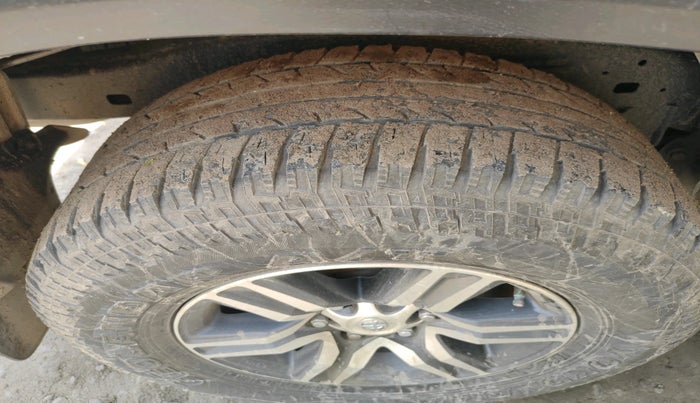 2017 Toyota Fortuner 2.8 4X2 AT, Diesel, Automatic, 1,35,131 km, tyre