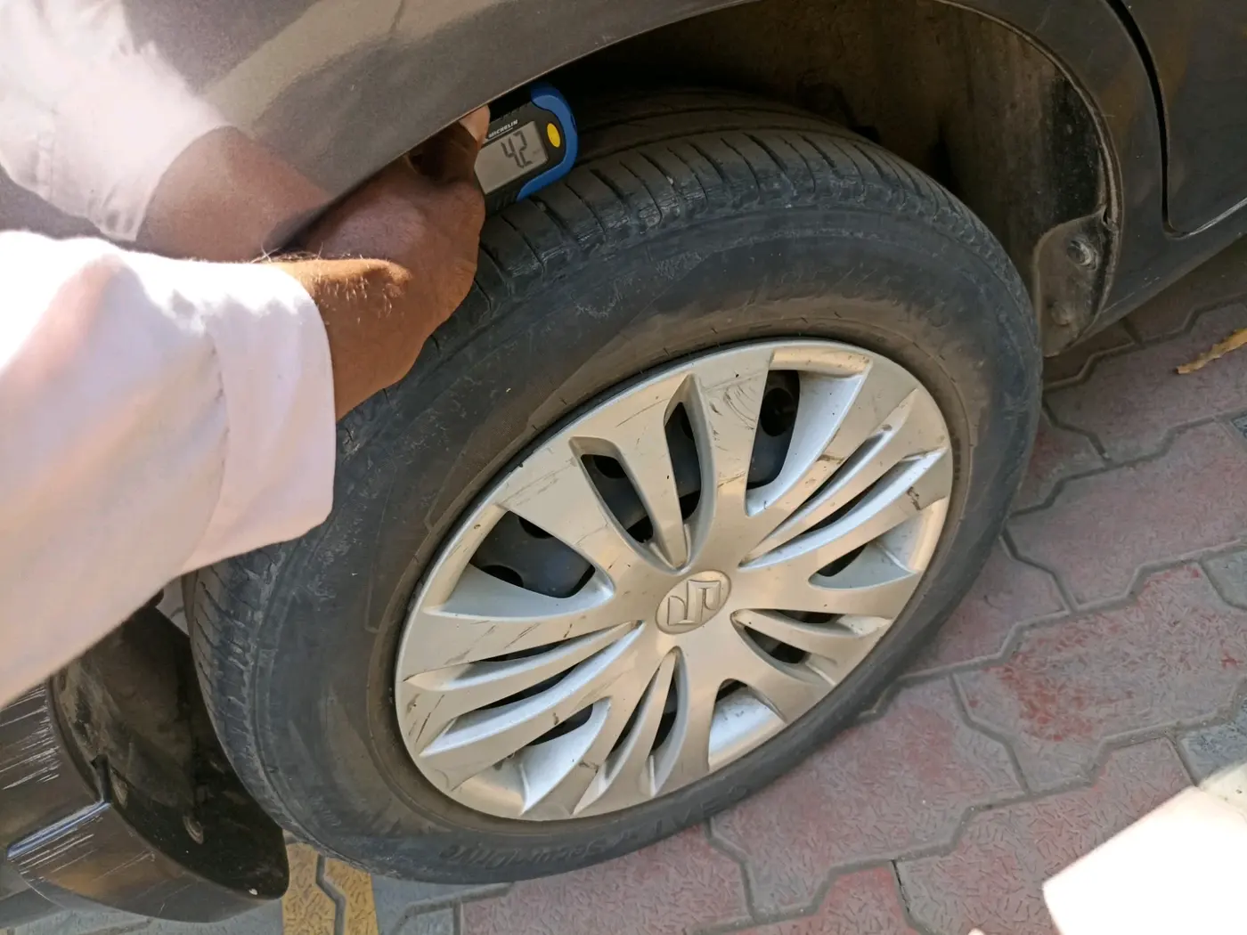 2015 Maruti Ertiga VDI, Diesel, Manual, 1,08,577 km, tyre
