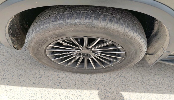 2023 Mahindra SCORPIO-N Z8 L DIESEL AT 2WD 6 STR, Diesel, Automatic, 1,02,568 km, tyre