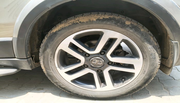 2017 Tata Hexa XT 4X2 6 STR, Diesel, Manual, 1,07,554 km, tyre