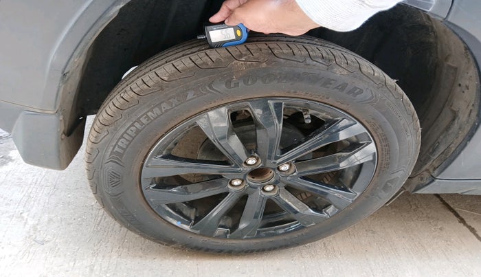 2024 Toyota Urban Cruiser Taisor S Plus 1.2 Petrol MT, Petrol, Manual, 6,059 km, tyre