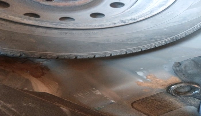 2013 Hyundai i10 MAGNA 1.2, Petrol, Manual, 58,042 km, tyre