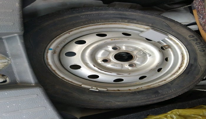 2011 Maruti Wagon R 1.0 LXI, Petrol, Manual, 56,081 km, tyre