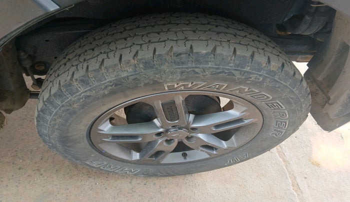 2023 Mahindra Thar LX HARD TOP 4WD MT, Diesel, Manual, 40,284 km, tyre