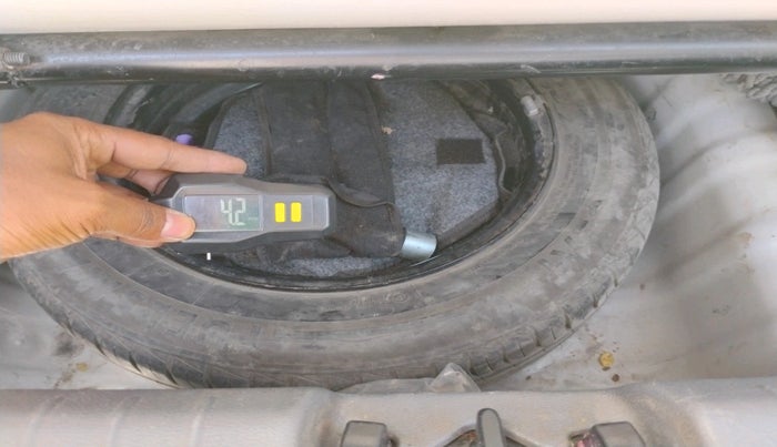 2022 Hyundai GRAND I10 NIOS SPORTZ 1.2 KAPPA VTVT CNG, CNG, Manual, 1,08,249 km, tyre