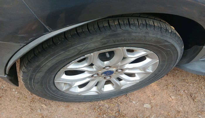 2015 Ford Ecosport TITANIUM 1.5L DIESEL, Diesel, Manual, 1,11,035 km, tyre