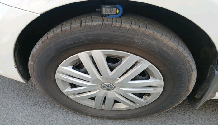 2019 Volkswagen Polo TRENDLINE 1.0L, Petrol, Manual, 59,373 km, tyre