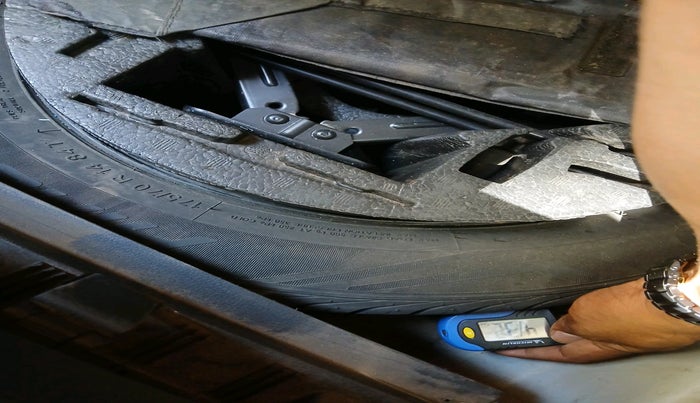 2019 Volkswagen Polo TRENDLINE 1.0L, Petrol, Manual, 59,373 km, tyre