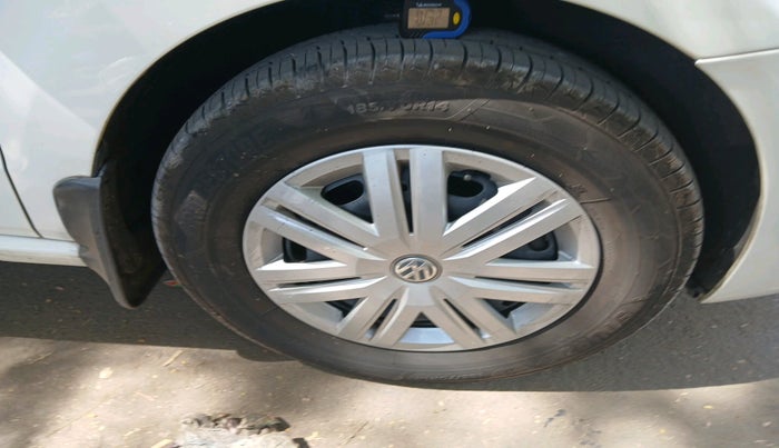 2019 Volkswagen Polo TRENDLINE 1.0L, Petrol, Manual, 59,373 km, tyre