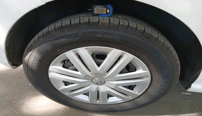 2019 Volkswagen Polo TRENDLINE 1.0L, Petrol, Manual, 59,373 km, tyre