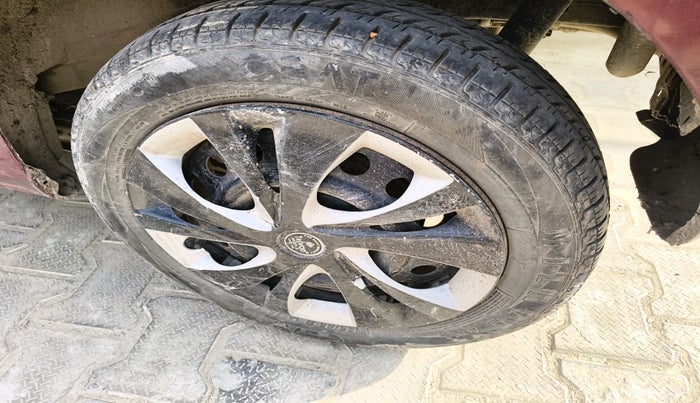 2011 Maruti Wagon R 1.0 VXI, Petrol, Manual, 56,988 km, tyre