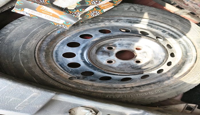 2011 Maruti Wagon R 1.0 VXI, Petrol, Manual, 56,988 km, tyre