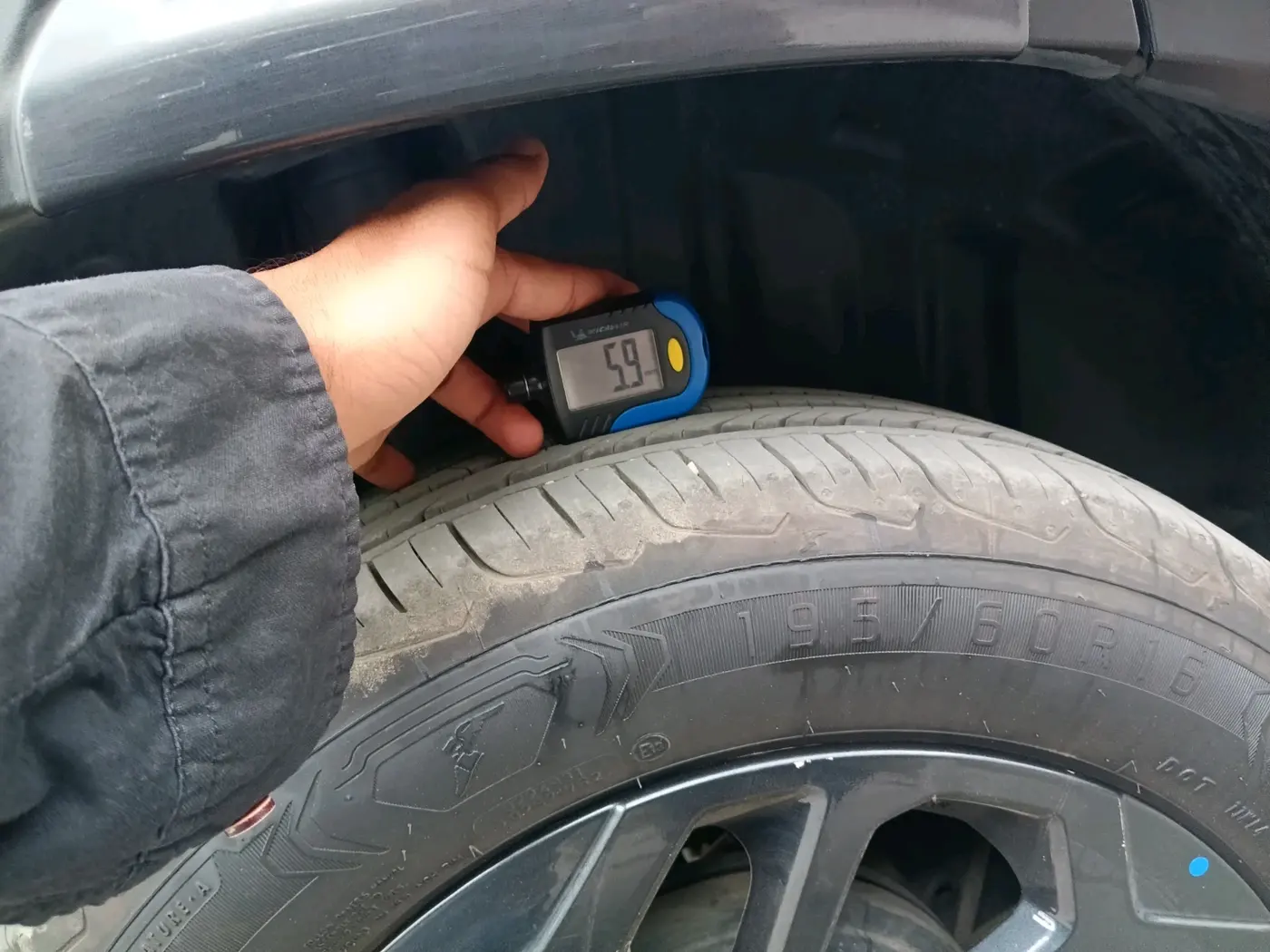 2024 Maruti FRONX DELTA PLUS 1.2L AGS, Petrol, Automatic, 6,617 km, tyre