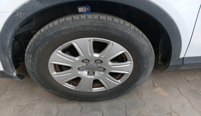 2014 Audi Q3 2.0 QUATTRO TDI AT, Diesel, Automatic, 1,22,887 km, tyre