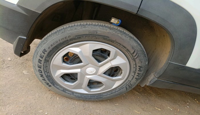 2024 Maruti BREZZA LXI S- CNG, CNG, Manual, 25,538 km, tyre