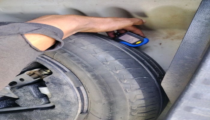 2017 Maruti Vitara Brezza VDI (O), Diesel, Manual, 1,05,663 km, tyre