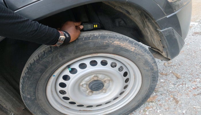 2021 Maruti Vitara Brezza LXI, Petrol, Manual, 70,002 km, tyre