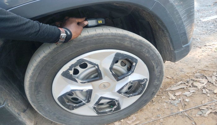 2021 Maruti Vitara Brezza LXI, Petrol, Manual, 70,002 km, tyre