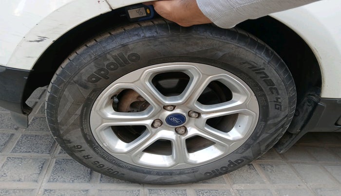 2019 Ford Ecosport TITANIUM + 1.5L DIESEL, Diesel, Manual, 1,22,722 km, tyre