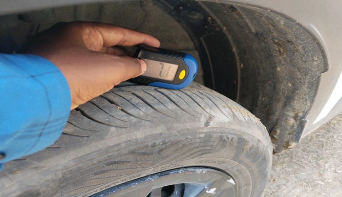 2021 Hyundai VENUE S 1.2, Petrol, Manual, 1,13,168 km, tyre