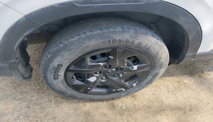 2021 Hyundai VENUE S 1.2, Petrol, Manual, 1,13,168 km, tyre